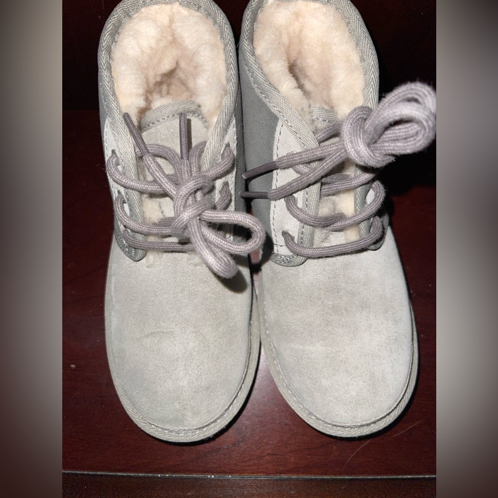 UGG Australia Neumel II Kids Chukka Boots Sz 13. - Picture 7 of 8